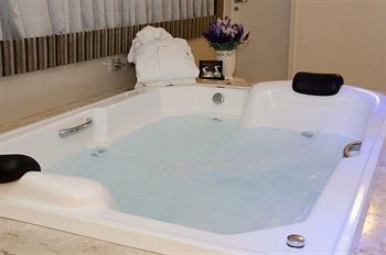 Boulevard Hotel 4*